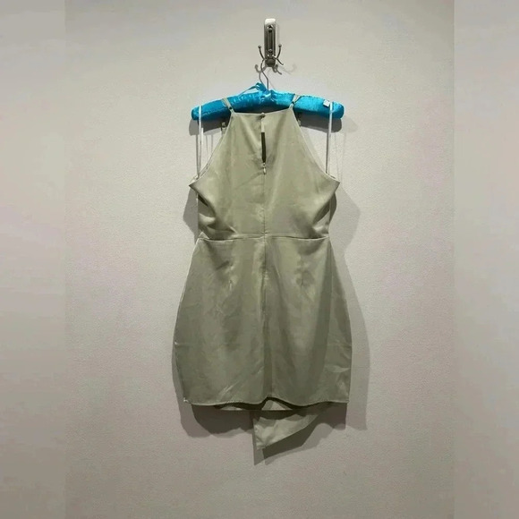 NWT LULU’S What a Stunner Sage Green Satin Asymmetrical
Mini Dress / Size Medium - Picture 6 of 9